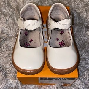 Livie and Luca Twiddle Mary Jane